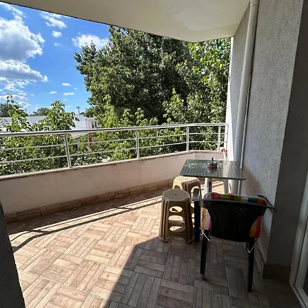 Charming With Balcony شقة فيدين