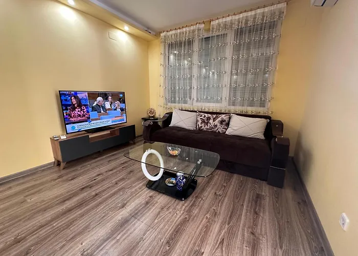 Charming With Balcony *